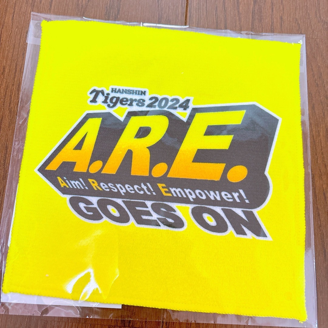 阪神タイガース　ショップアルプス限定　ARE GOES ONミニタオル スポーツ/アウトドアの野球(応援グッズ)の商品写真
