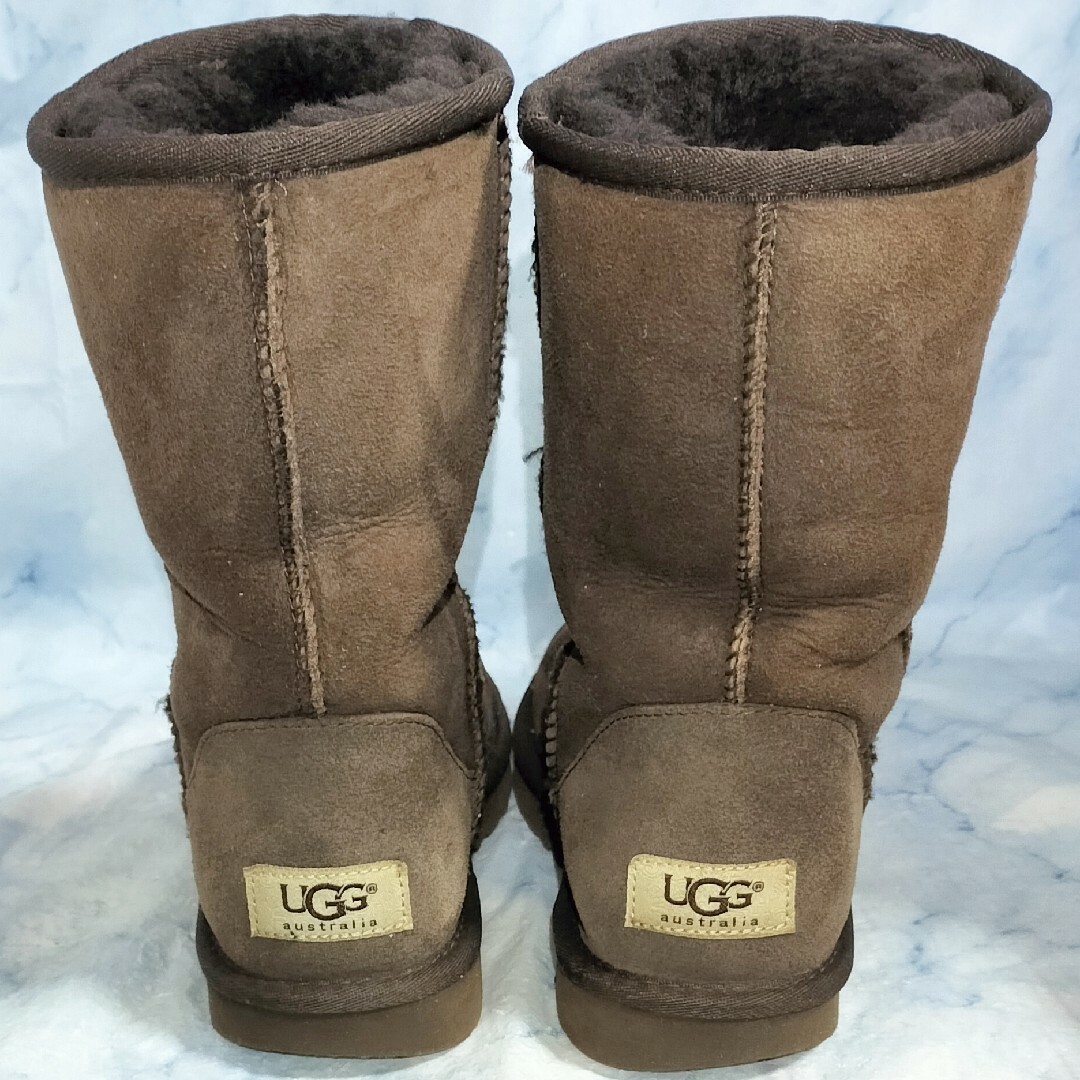 UGG AUSTRALIA(アグオーストラリア)の【★送料無料★超人気モデル】アグオーストラリア クラシック チョコレート23cm レディースの靴/シューズ(ブーツ)の商品写真