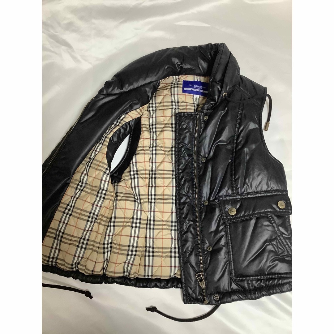 BURBERRY BLUE LABEL(バーバリーブルーレーベル)のバーバリーレディースダウンベスト レディースのジャケット/アウター(ダウンベスト)の商品写真