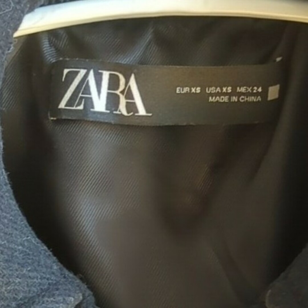 ZARA(ザラ)の【試着のみ】ZARAコントラストパフジャケット レディースのジャケット/アウター(ダウンジャケット)の商品写真