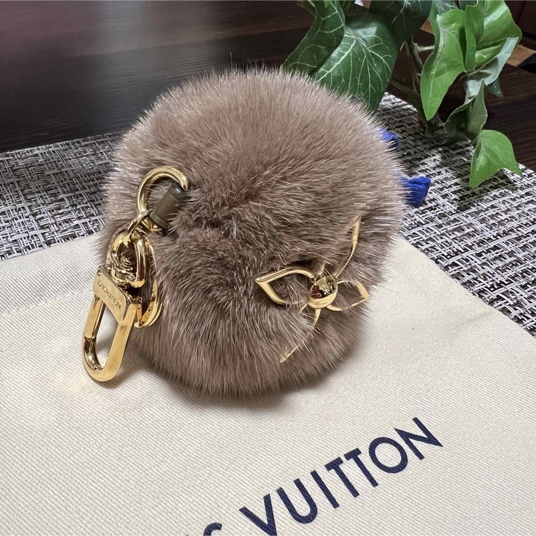 LOUIS VUITTON ルイ・ヴィトン チャーム キーホルダー ミンクファー