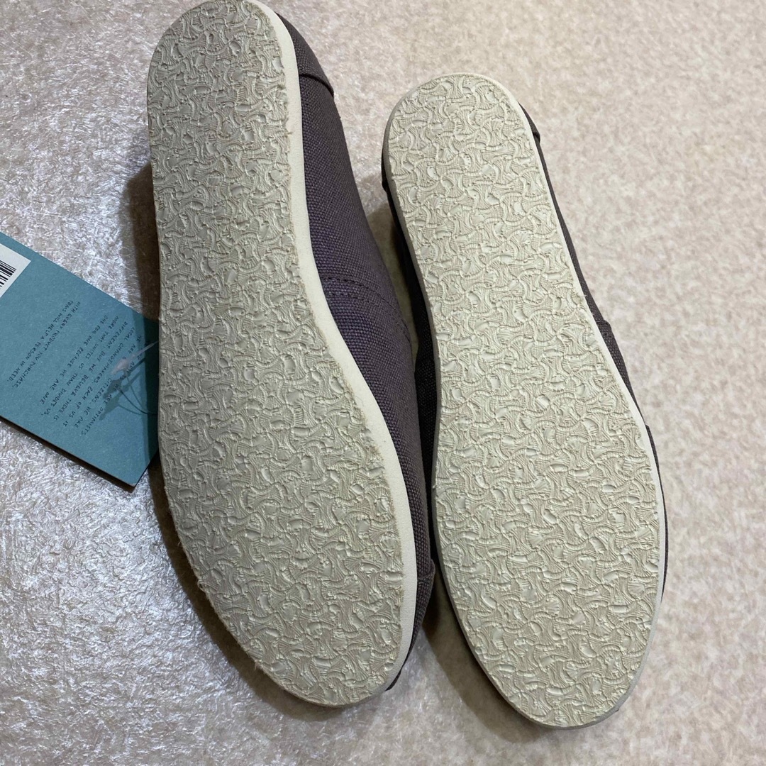 TOMS(トムズ)の新品　スリッポン　23センチ レディースの靴/シューズ(スリッポン/モカシン)の商品写真