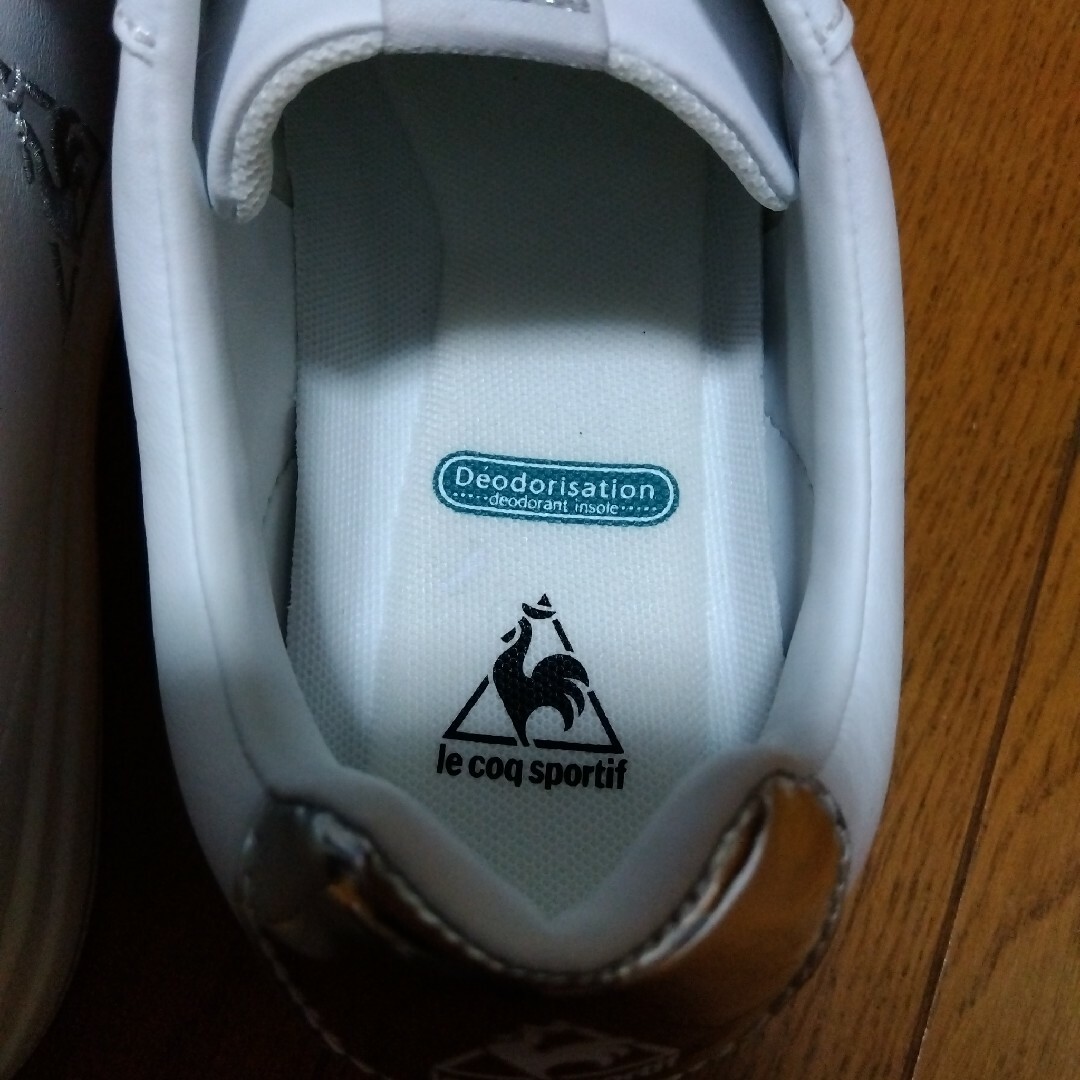 le coq sportif(ルコックスポルティフ)のGW SALE❕【ﾙｺｯｸｽﾎﾟﾙﾃｨﾌ】軽量❕白いスニーカー/ 24センチ レディースの靴/シューズ(スニーカー)の商品写真