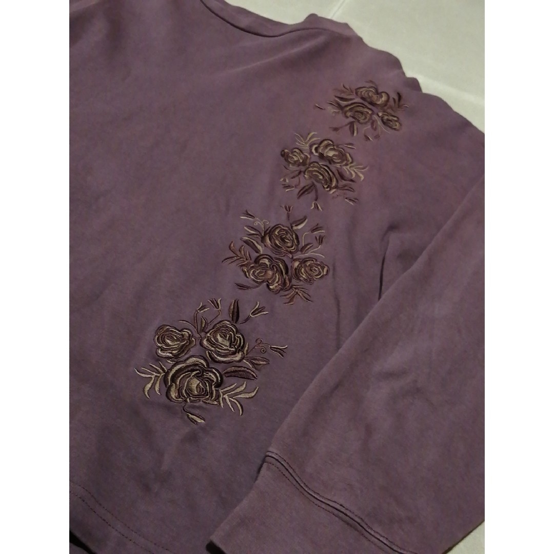 HARE(ハレ)のHARE　Sサイズ　薔薇刺繍ロングTシャツ　ダークブラウン メンズのトップス(Tシャツ/カットソー(七分/長袖))の商品写真