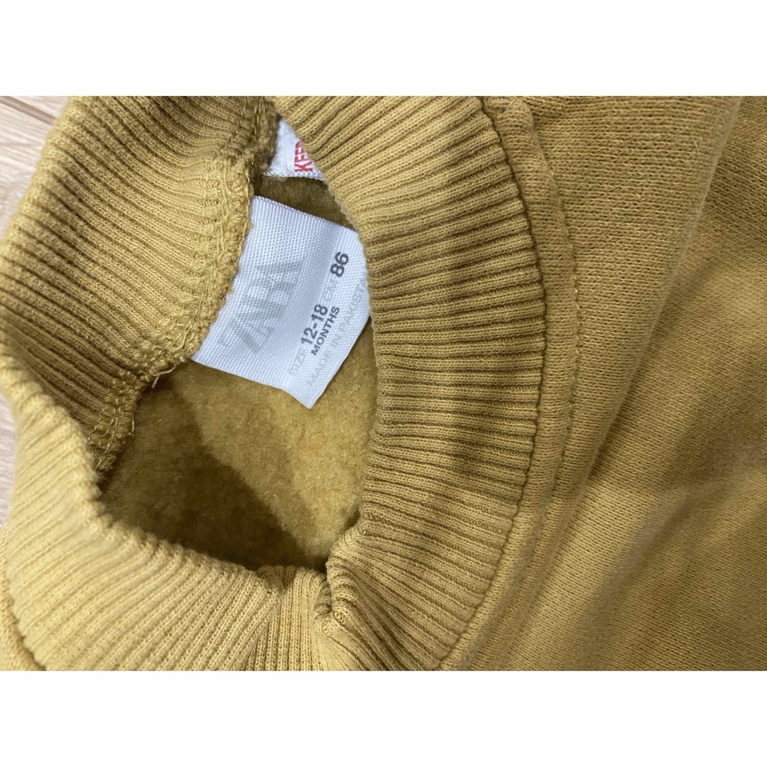 ZARA KIDS(ザラキッズ)のZARA kids ハイネック スウェット キッズ/ベビー/マタニティのベビー服(~85cm)(トレーナー)の商品写真