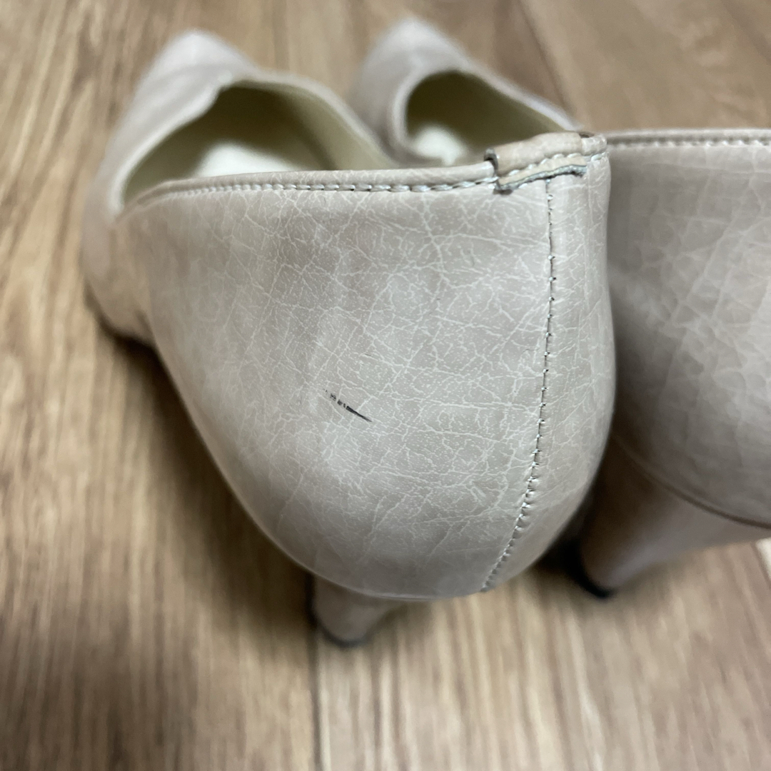 アーモンドトゥ エナメル パンプス ベージュ レディースの靴/シューズ(ハイヒール/パンプス)の商品写真