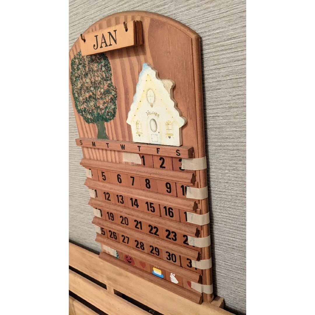 カントリー雑貨　アンティーク ウッドカレンダー壁掛け 飾り ハンドメイドのインテリア/家具(インテリア雑貨)の商品写真