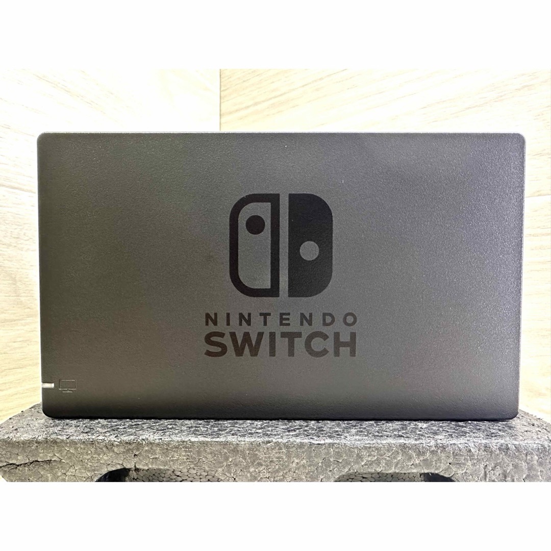 Nintendo Switch(ニンテンドースイッチ)の内容品完備ですぐに遊べる新型Nintendo Switch本体一式 エンタメ/ホビーのゲームソフト/ゲーム機本体(家庭用ゲーム機本体)の商品写真