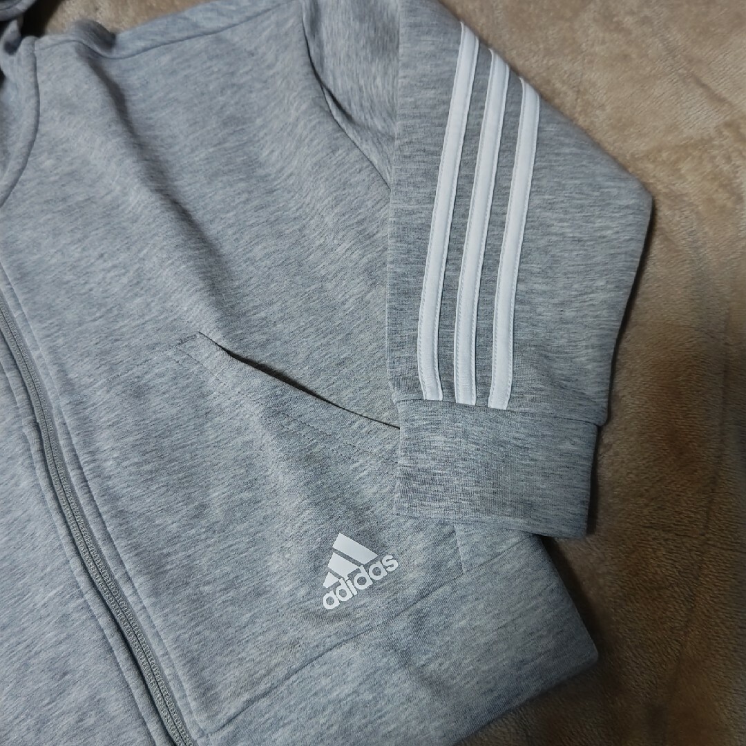 adidas(アディダス)のadidas パーカー 140 キッズ/ベビー/マタニティのキッズ服女の子用(90cm~)(ジャケット/上着)の商品写真