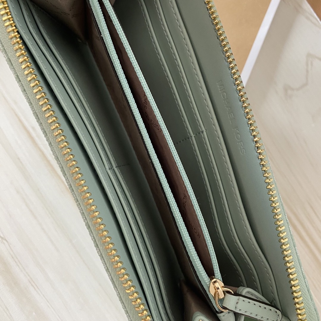 MICHAEL KORS - 新品 MICHAEL KORS長財布 グリーン 財布 長財布 MICHAEL KORS - 新品 MICHAEL KORS長財布 グリーン 財布 長財布