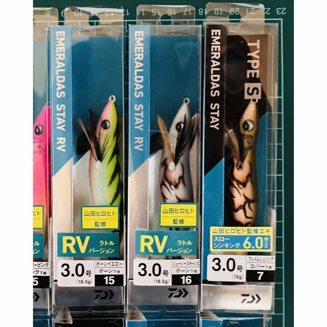 Globeride(グローブライド)のエメラルダス　エギ　10本セット　3号5個　3.5号5個　新品未開封　送料無料 スポーツ/アウトドアのフィッシング(ルアー用品)の商品写真