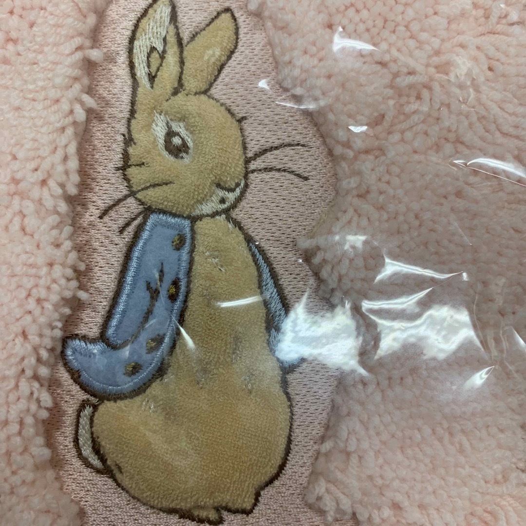 PETER RABBIT（TM）(ピーターラビット)のピーターラビット　バスマット・タオルセット インテリア/住まい/日用品の日用品/生活雑貨/旅行(タオル/バス用品)の商品写真