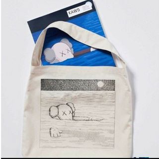 ユニクロ(UNIQLO)のUNIQLO　ユニクロ　kaws  カウズ　本アートブック　トートバック付き(トートバッグ)