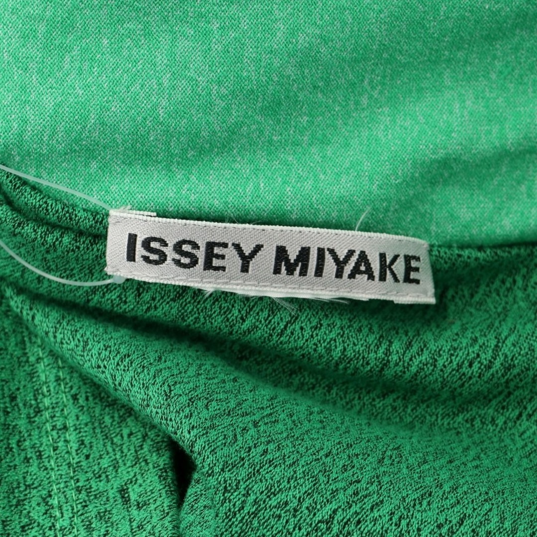 ISSEY MIYAKE(イッセイミヤケ)の【中古】イッセイミヤケ ISSEY MIYAKE 2023年春夏 ノースリーブ カットソー グリーン【サイズ表記なし（L位）】【レディース】 レディースのトップス(カットソー(半袖/袖なし))の商品写真