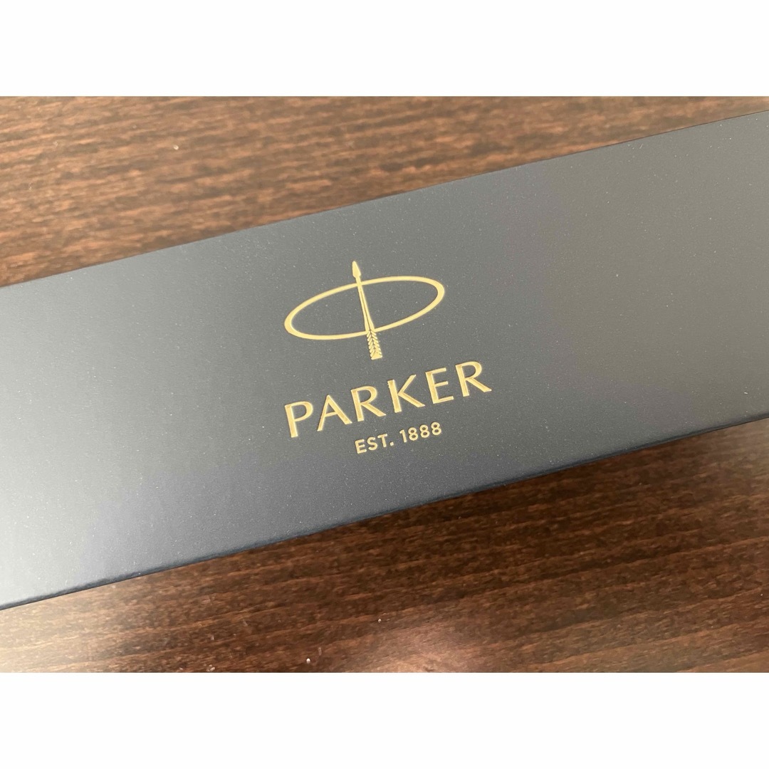 Parker(パーカー)の新品未使用　パーカー IM アイエム プレミアム ボールペン パールホワイトGT インテリア/住まい/日用品の文房具(ペン/マーカー)の商品写真