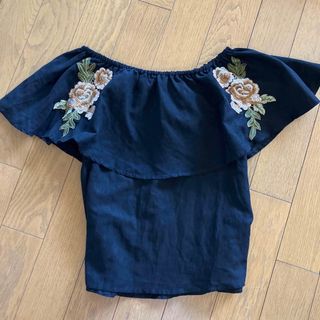 ゴージ(GORGE)のゴージgougeの刺繍入りトップス(カットソー(半袖/袖なし))