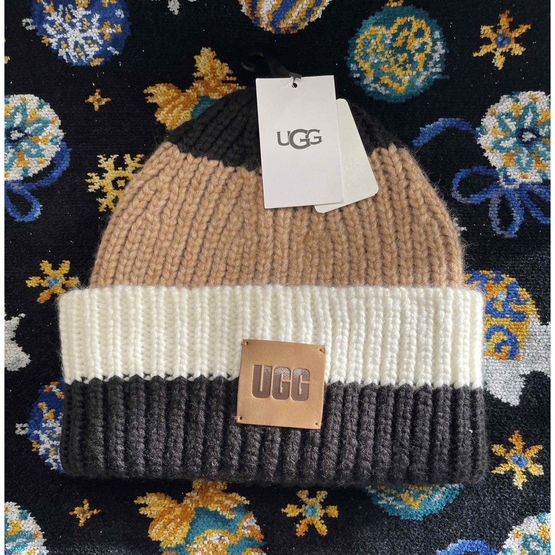 UGG(アグ)の新品未使用　UGGニットキャップ レディースの帽子(ニット帽/ビーニー)の商品写真