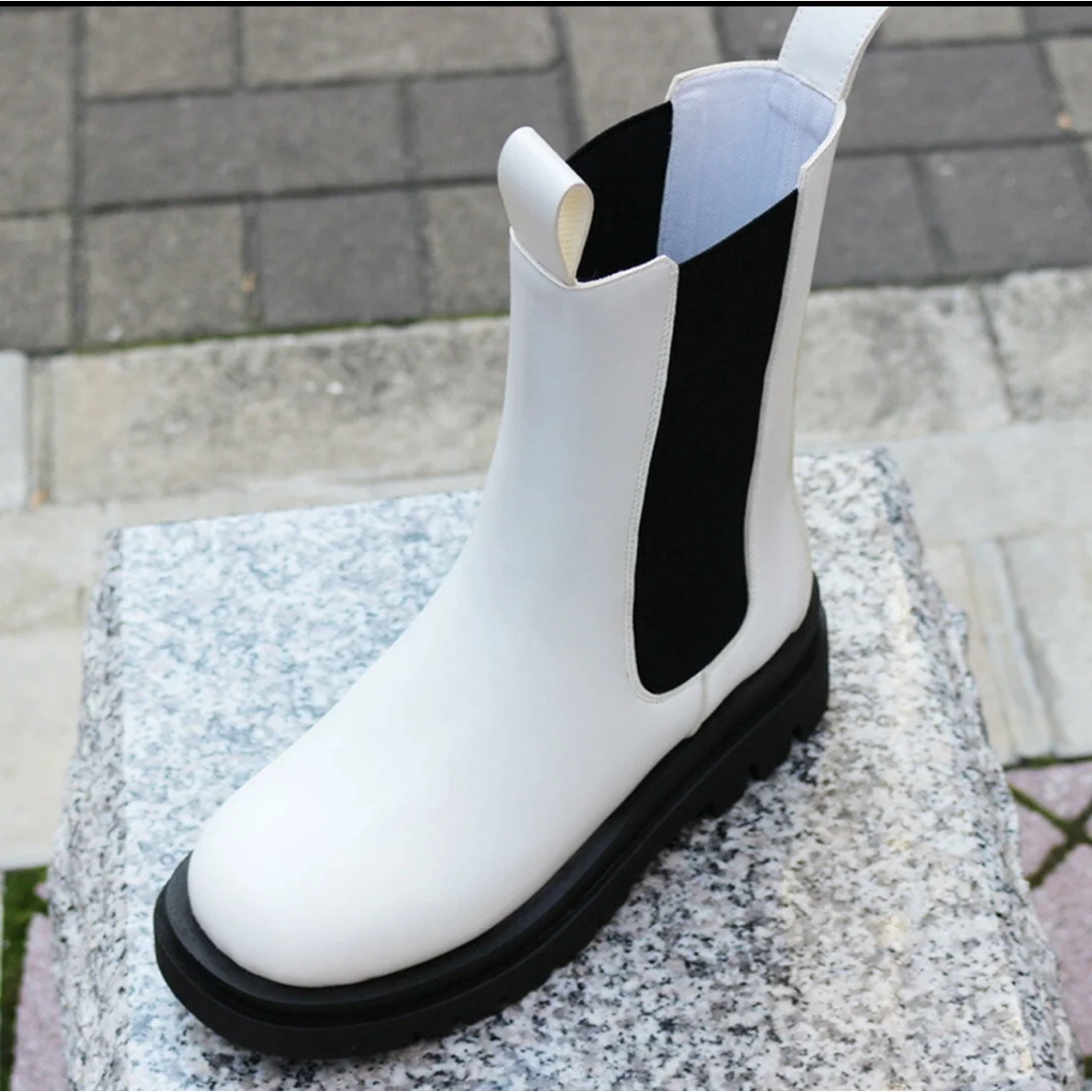 サイドゴアブーツ　白 レディースの靴/シューズ(ブーツ)の商品写真