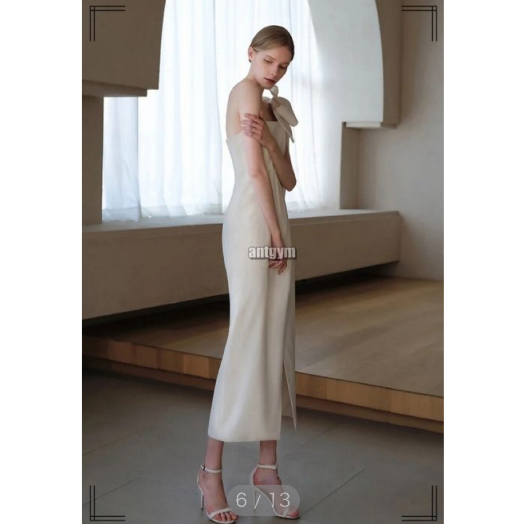 ホワイト イブニングドレス ワンショルダー 深スリット レディースのフォーマル/ドレス(ロングドレス)の商品写真