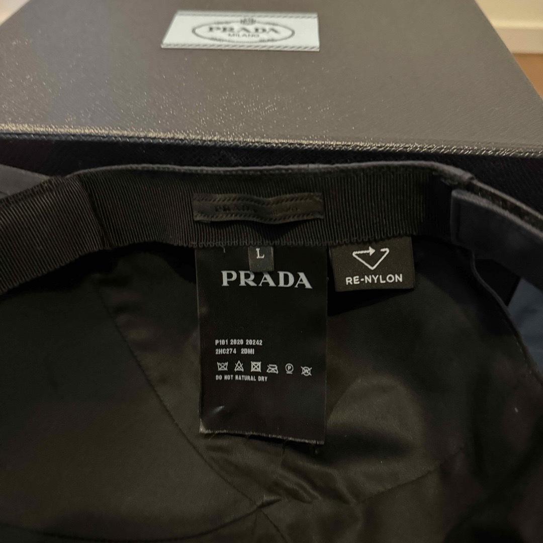 PRADA(プラダ)の新品！PRADA ベースボールキャップ ブラック サイズL メンズの帽子(キャップ)の商品写真