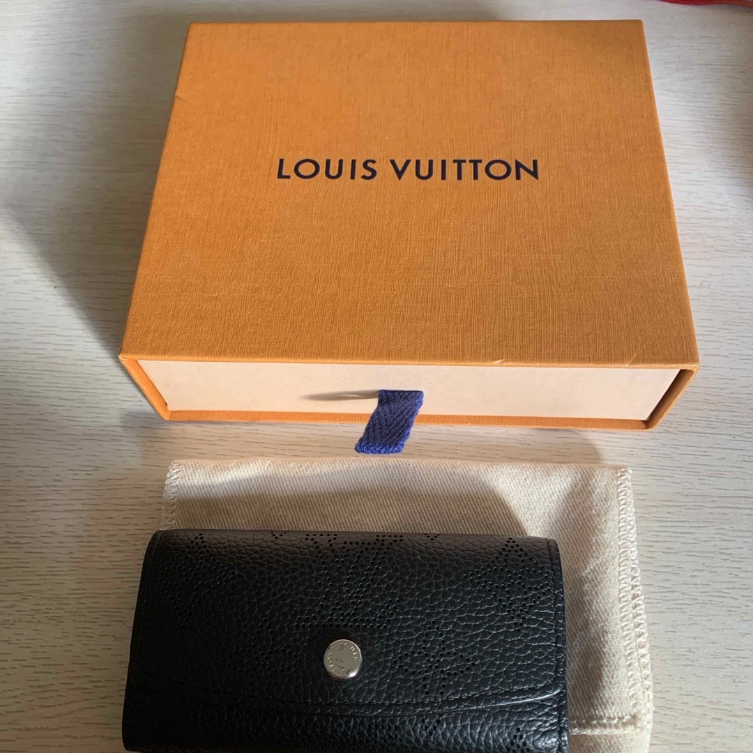 LOUIS VUITTON(ルイヴィトン)のLOUIS VUITTON ミュルティクレ4 4連キーケース モノグラムマヒナ メンズのファッション小物(キーケース)の商品写真