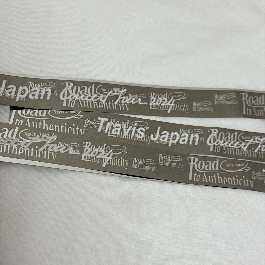 Johnny's(ジャニーズ)のTravisJapan トラビスジャパン　銀テープ エンタメ/ホビーのタレントグッズ(アイドルグッズ)の商品写真