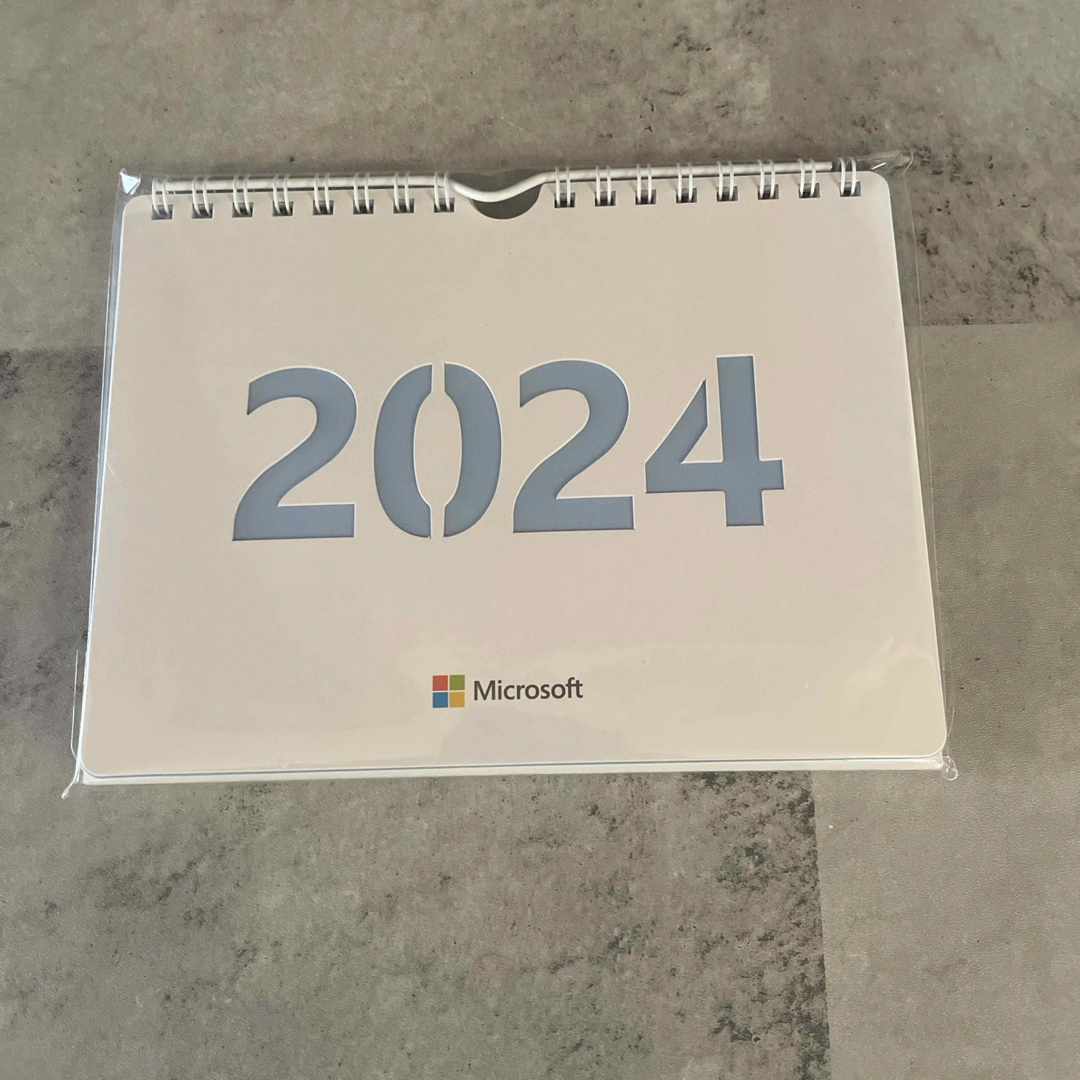 Microsoft(マイクロソフト)のマイクロソフト卓上カレンダー(2024) インテリア/住まい/日用品の文房具(カレンダー/スケジュール)の商品写真