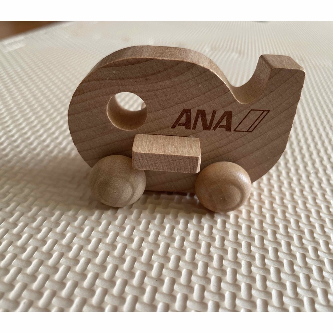 非売品　ANA 木製コロコロひこうき　ベビーおもちゃ エンタメ/ホビーのコレクション(ノベルティグッズ)の商品写真