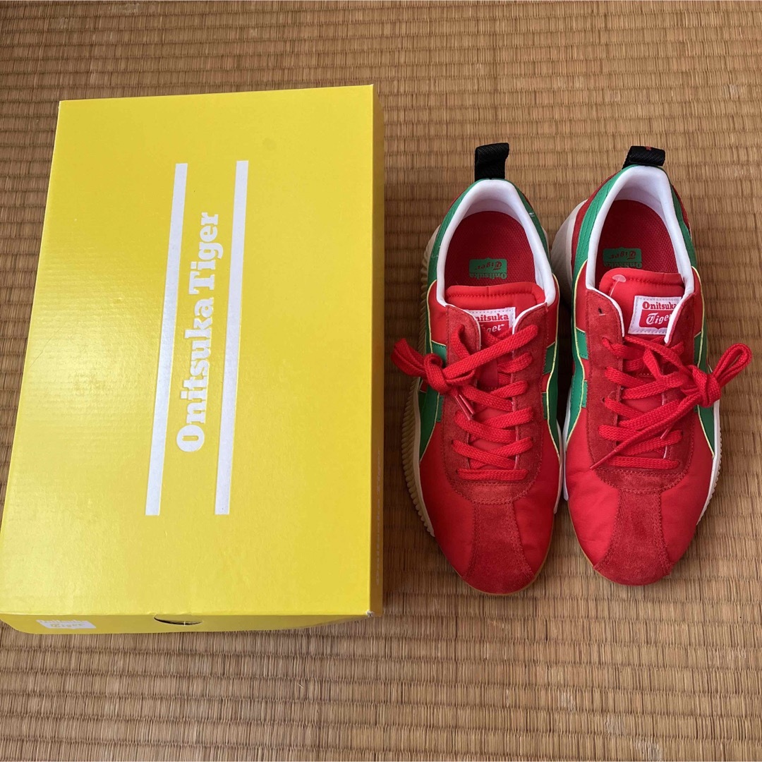 Onitsuka Tiger(オニツカタイガー)の⑤新品　26.5 スニーカー ACROMOUNT アクロモント オニツカタイガー メンズの靴/シューズ(スニーカー)の商品写真