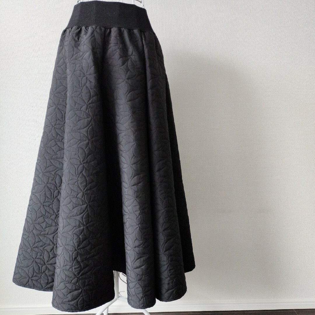 【送料無料】FENNEL キルティング ロングスカート ブラック フリー相当 レディースのスカート(ロングスカート)の商品写真