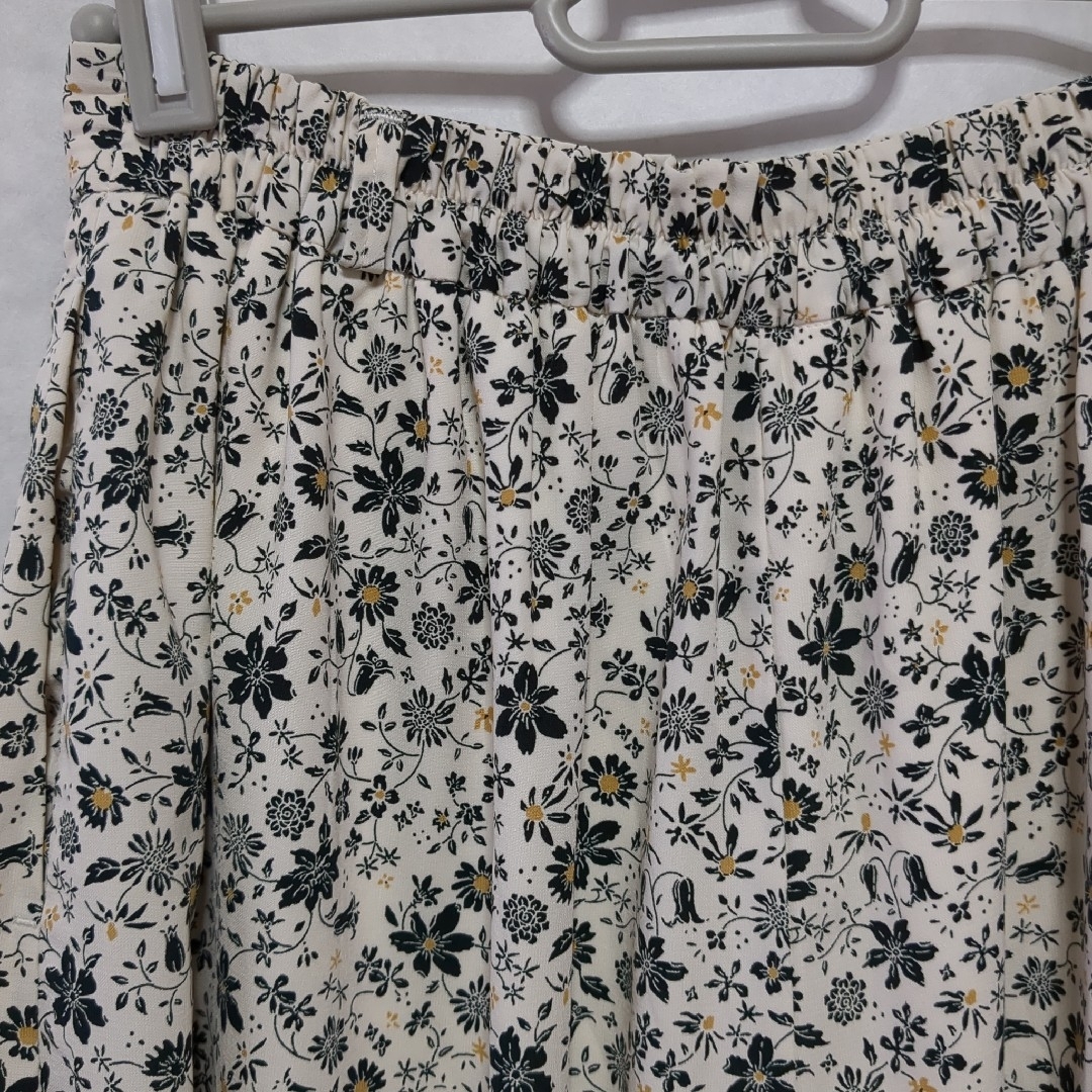 GU(ジーユー)のGU　ジーユー　レディースパンツ　ガウチョパンツ　キュロットスカート レディースのパンツ(キュロット)の商品写真