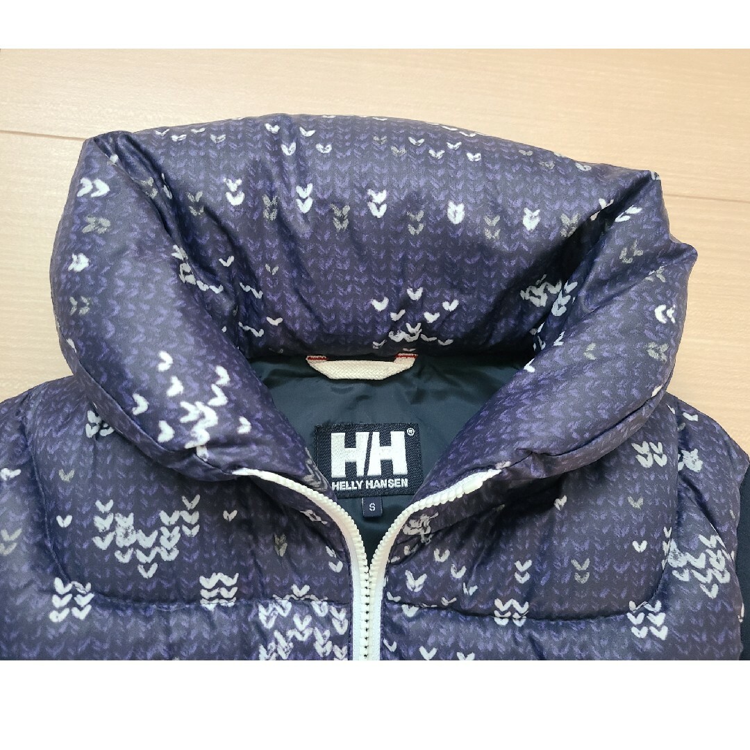 HELLY HANSEN(ヘリーハンセン)のヘリーハンセン　ダウンベスト　ノルディック柄 レディースのジャケット/アウター(ダウンベスト)の商品写真