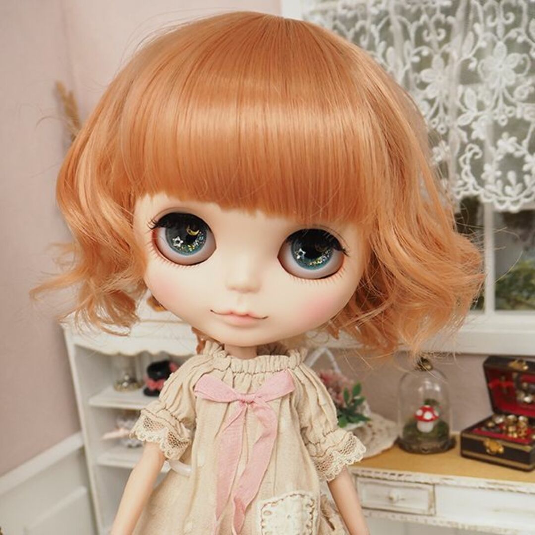 ネオブライス ウィッグ フレンチウェーブミディ AB 10インチ Blythe ハンドメイドのぬいぐるみ/人形(人形)の商品写真