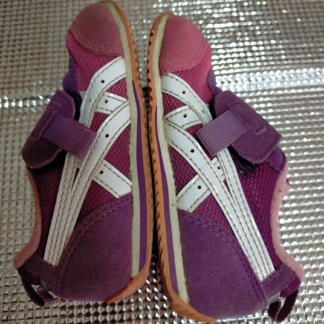 asics(アシックス)のasicsアシックス　スニーカー キッズ/ベビー/マタニティのベビー靴/シューズ(~14cm)(スニーカー)の商品写真