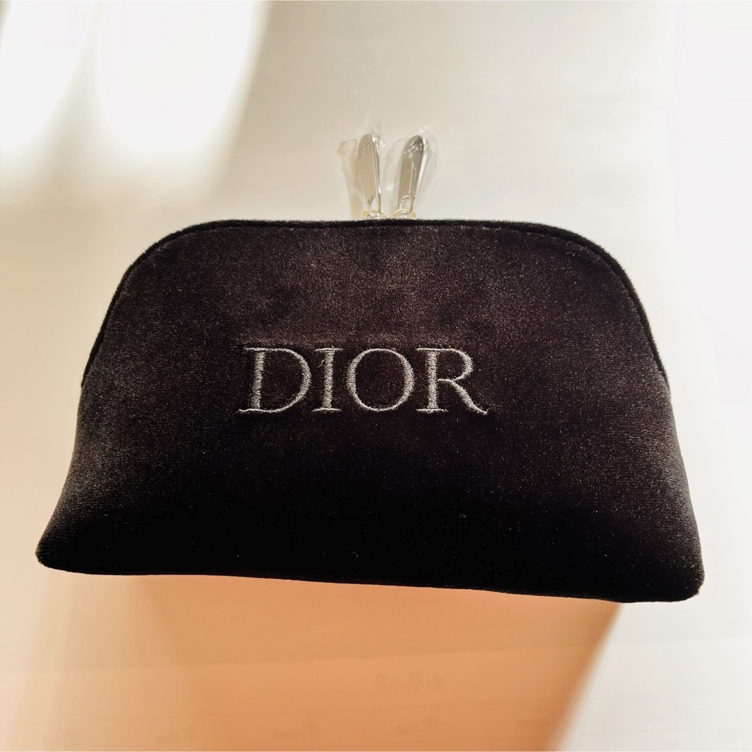 Dior(ディオール)のディオールオリジナルノベルティポーチ【新品未使用】 エンタメ/ホビーのコレクション(ノベルティグッズ)の商品写真