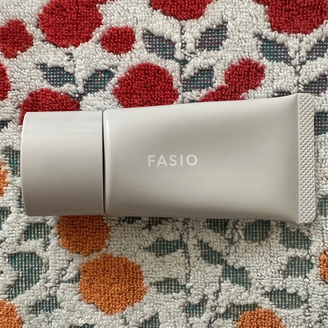 Fasio(ファシオ)のファシオ FACIO エアリーステイ BB UV 02 ライトベージュ コスメ/美容のベースメイク/化粧品(BBクリーム)の商品写真