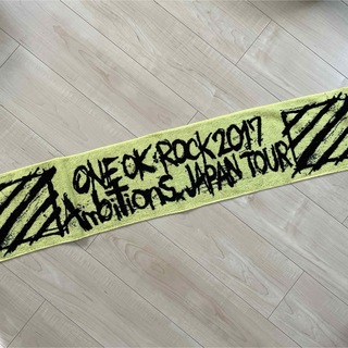 ワンオクロック(ONE OK ROCK)のONE OK ROCK Ambitions tour マフラータオル(ミュージシャン)