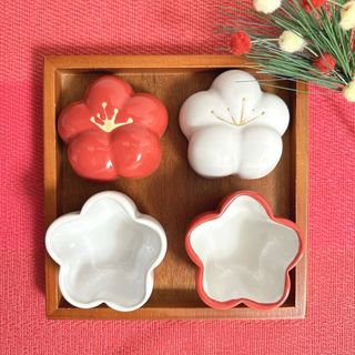 新品 梅花 小鉢 4点 /和食器 お食い初め 料亭 おもてなし 珍味皿 (食器)