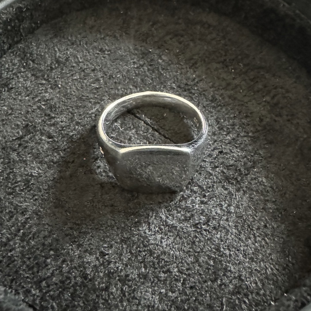 TOM WOOD(トムウッド)のMini Signet Cushion Ring メンズのアクセサリー(リング(指輪))の商品写真