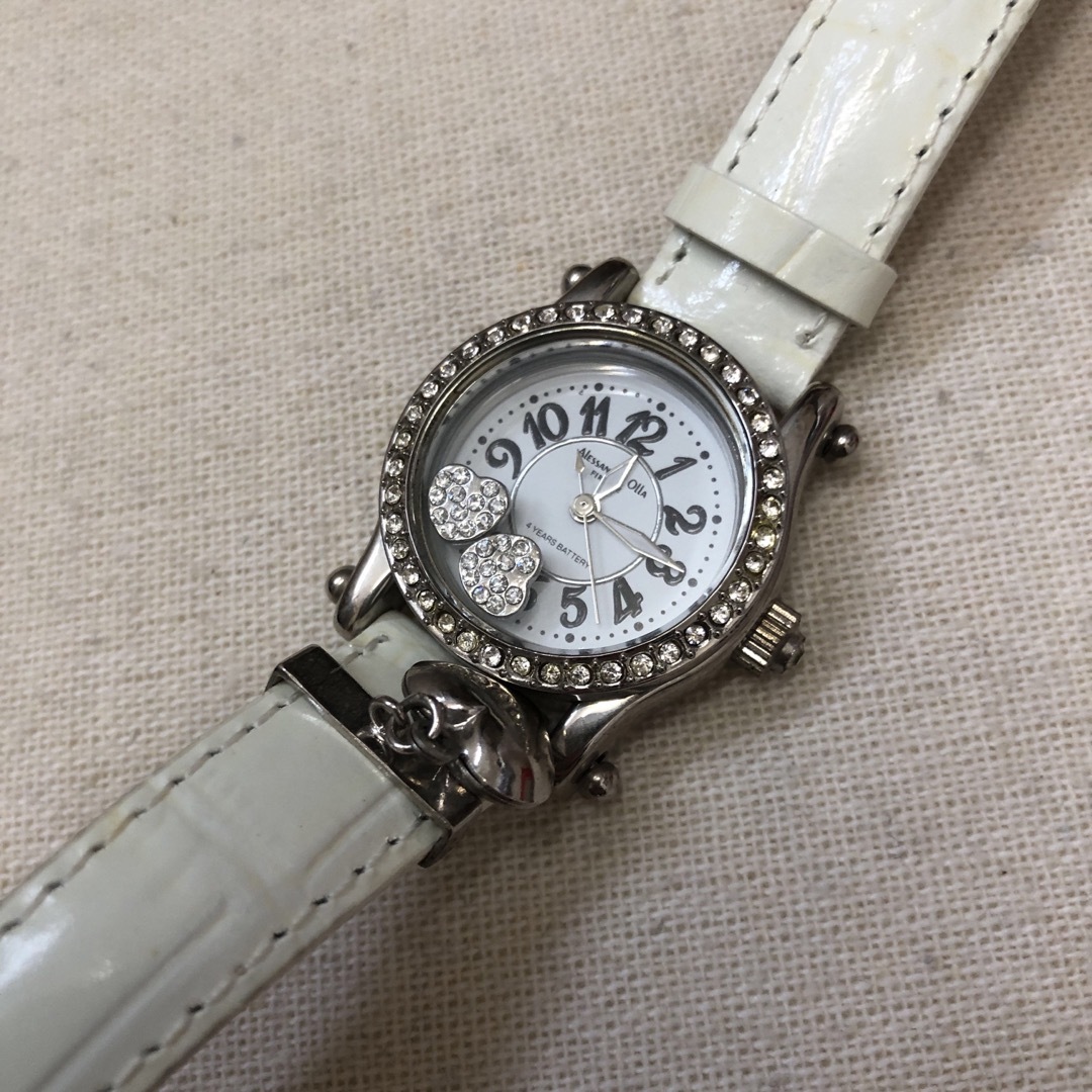 ALESSANdRA OLLA(アレッサンドラオーラ)のムービングハート腕時計★アレサンドラオーラ レディースのファッション小物(腕時計)の商品写真