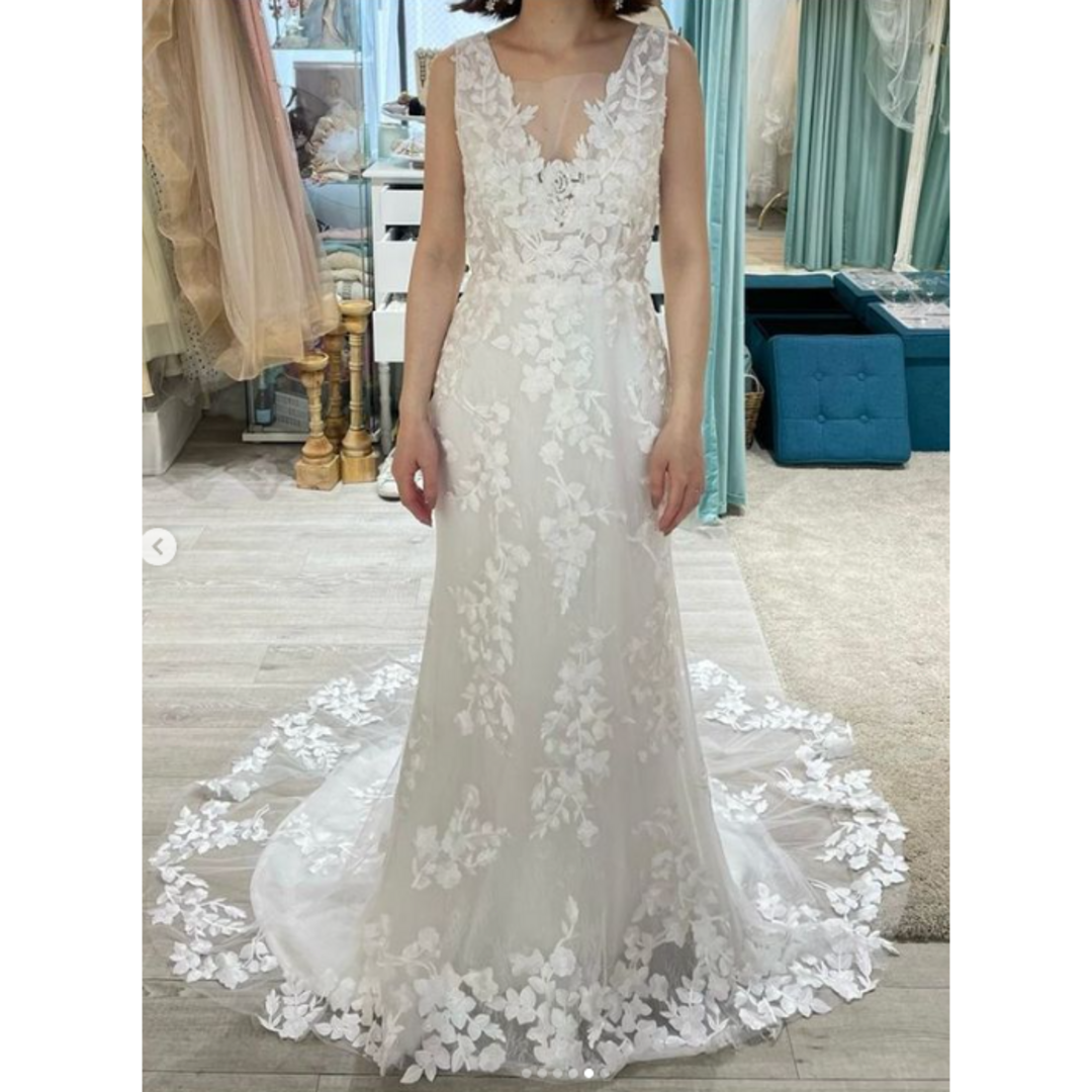 美品！Vネックドレス 贅沢な小花総レース 華やかなトレーン 結婚式/披露宴