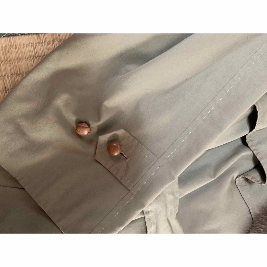 MOONBAT(ムーンバット)のムーンバット　FOND ファー　毛皮　コート レディースのジャケット/アウター(トレンチコート)の商品写真