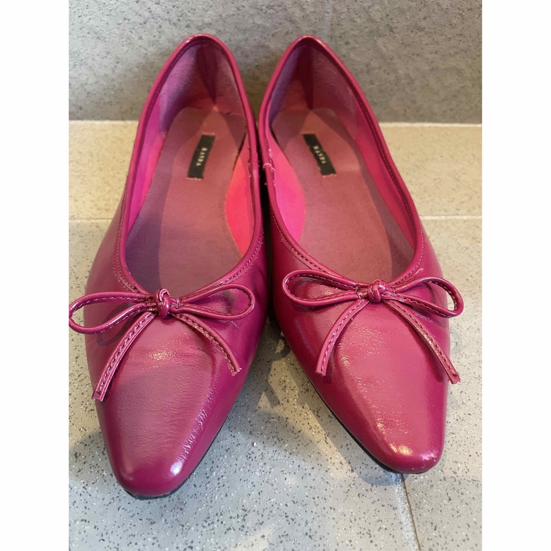 RANDA(ランダ)のランダ　RANDA フラットシューズリボンパンプス　ピンク レディースの靴/シューズ(バレエシューズ)の商品写真