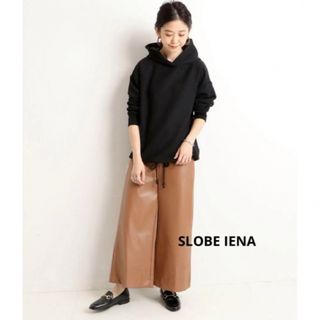 スローブイエナ(SLOBE IENA)の新品未使用品！スローブイエナ＊SETREフェイクレザーパンツ　キャメルカラー(カジュアルパンツ)