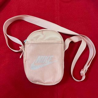 ナイキ(NIKE)の【ハトムギさま専用】♡NIKE ショルダーポーチ(ショルダーバッグ)