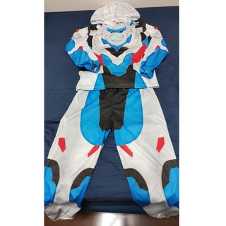 バンダイ(BANDAI)のバンダイ光る変身スーツ　なりきり　ウルトラマンZ　　120サイズ(パジャマ)