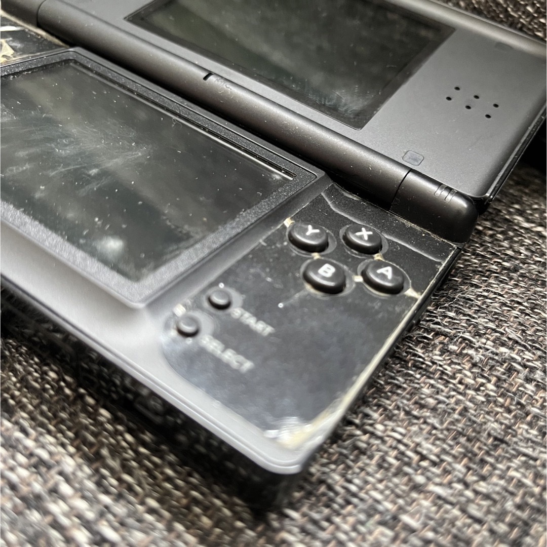 ニンテンドーDS(ニンテンドーDS)のNintendo DS lite  黒　充電器、ペン、ソフトセット エンタメ/ホビーのゲームソフト/ゲーム機本体(携帯用ゲーム機本体)の商品写真