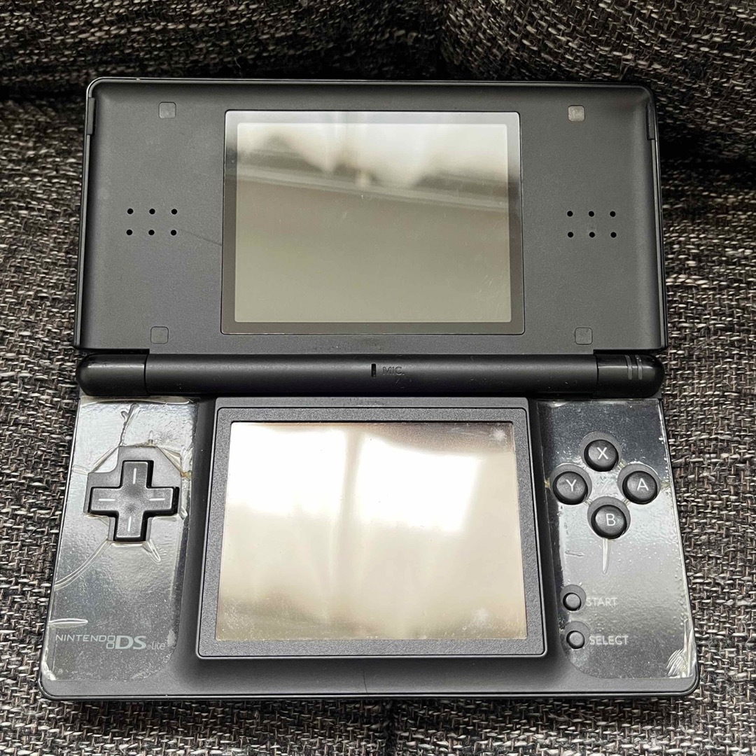 ニンテンドーDS(ニンテンドーDS)のNintendo DS lite  黒　充電器、ペン、ソフトセット エンタメ/ホビーのゲームソフト/ゲーム機本体(携帯用ゲーム機本体)の商品写真