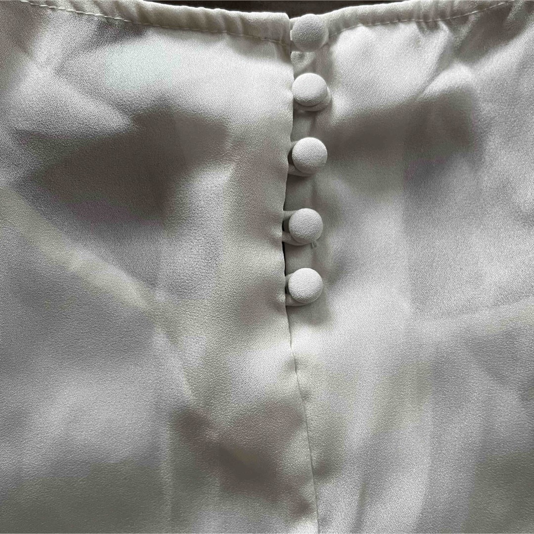GU(ジーユー)のGU シフォン ブラウス とろみシャツ 白 春夏 レディースのトップス(シャツ/ブラウス(半袖/袖なし))の商品写真