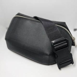 BURBERRY - 【美品】BURBERRY ノバチェック ボディバッグ ウェストポーチ